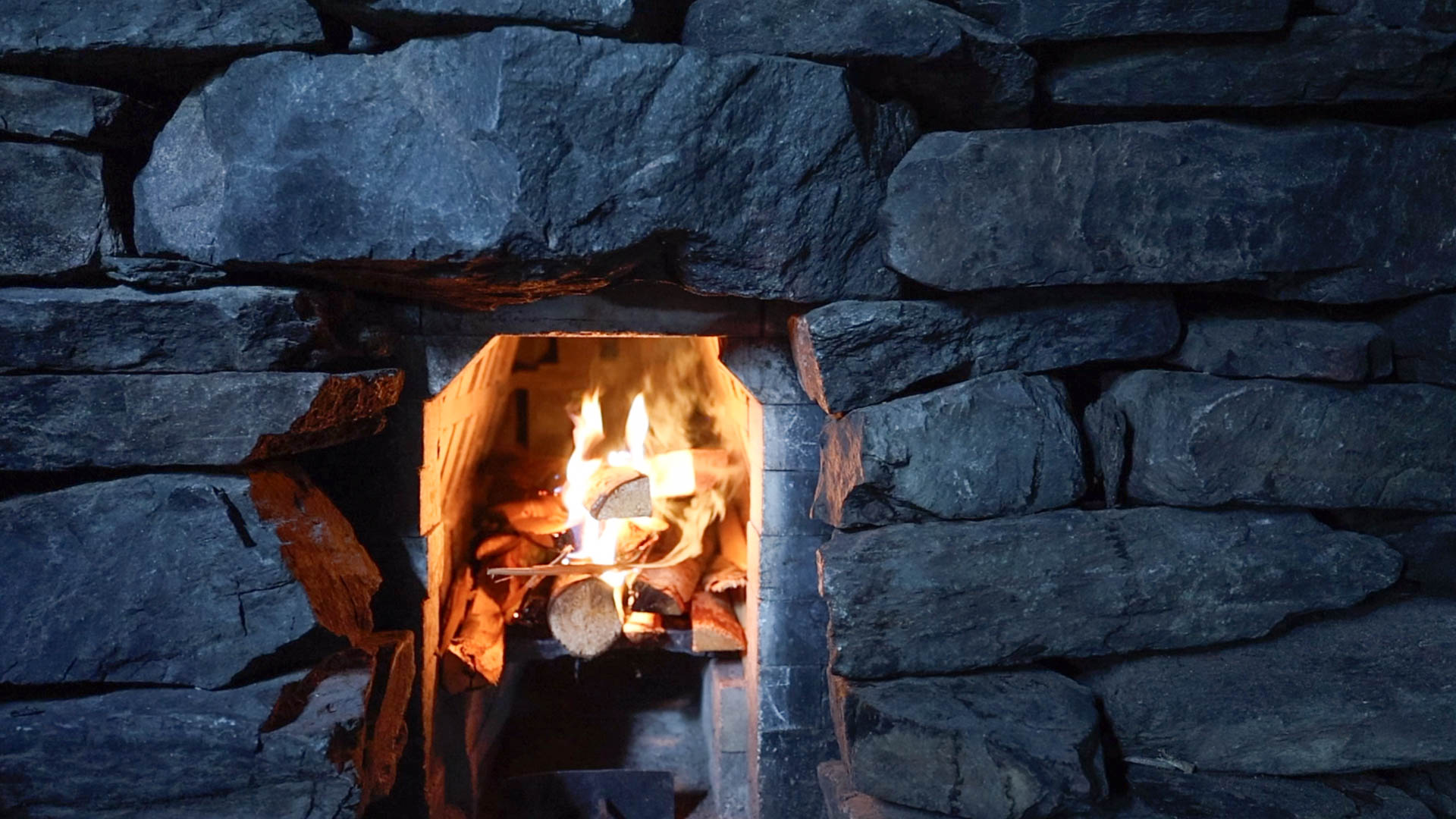 Learn to Heat a Smoke Sauna at Saunakylä